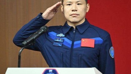 王杰:从设计飞行器到乘坐飞船飞天