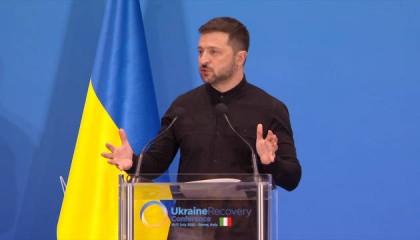 泽连斯基:暂不举行俄乌谈判,考虑将乌防长调任驻美大使