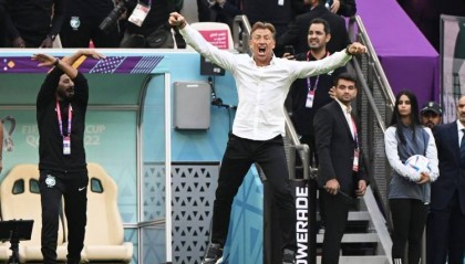 足球报：沙特队主帅担心主力状态，对中国队前只有两次战术合练