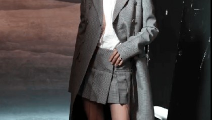 短发短裙造型惊艳!叶童更新动态:很久没穿过短裙了