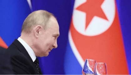 俄乌前线生变,2万个集装箱移交,朝鲜炮弹援俄?美又“甩锅”给中方