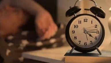 四川一麻醉科医生20多次为失眠女友注射麻醉药致其中毒身亡,获刑2年半