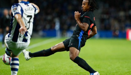 西甲-红蓝军全场0射正 巴萨0-1皇社各赛事7连胜遭终结