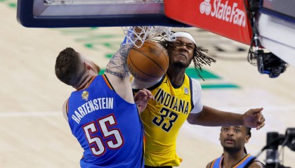 凯尔特人遭遇双重打击!1.04亿中锋被抢走,塔图姆重伤雪上加霜