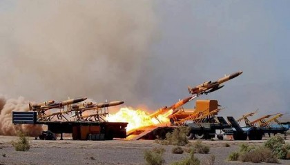 胡塞胆大包天,干了伊朗不敢干的事,美国气急败坏喊着要轰炸也门