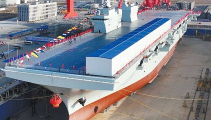 世界顶级航母即将交付!比山东舰还强两倍,迅速轰动全球舆论