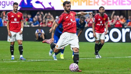 曼联战平富勒姆:阿莫林的战术为何引发球迷不满?