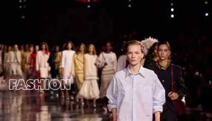 周迅、窦靖童、刘雯、井柏然同框围观香奈儿的新秘密