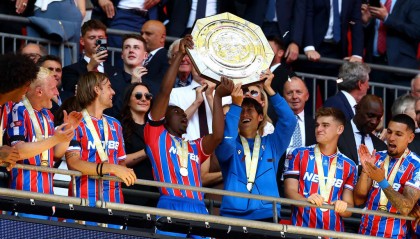 埃泽兴奋接到阿森纳电话,热刺愤怒回应!球迷准备迎接新魔法!