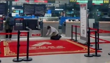 母子错过航班大闹机场?涉事女子发声