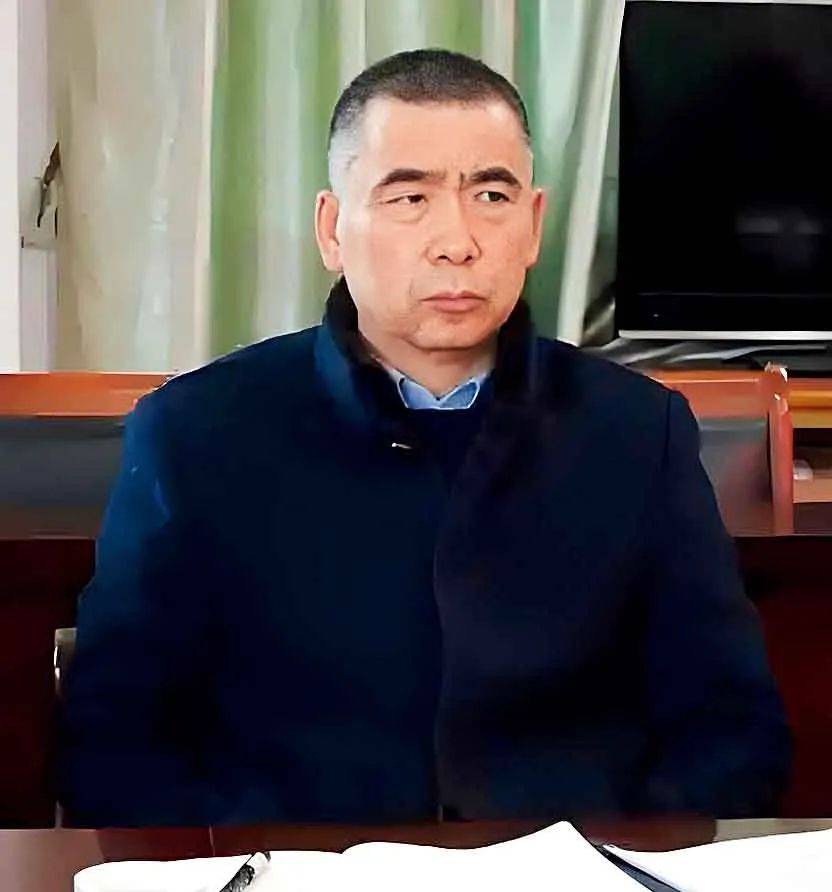 县委书记和女下属的“生意经”