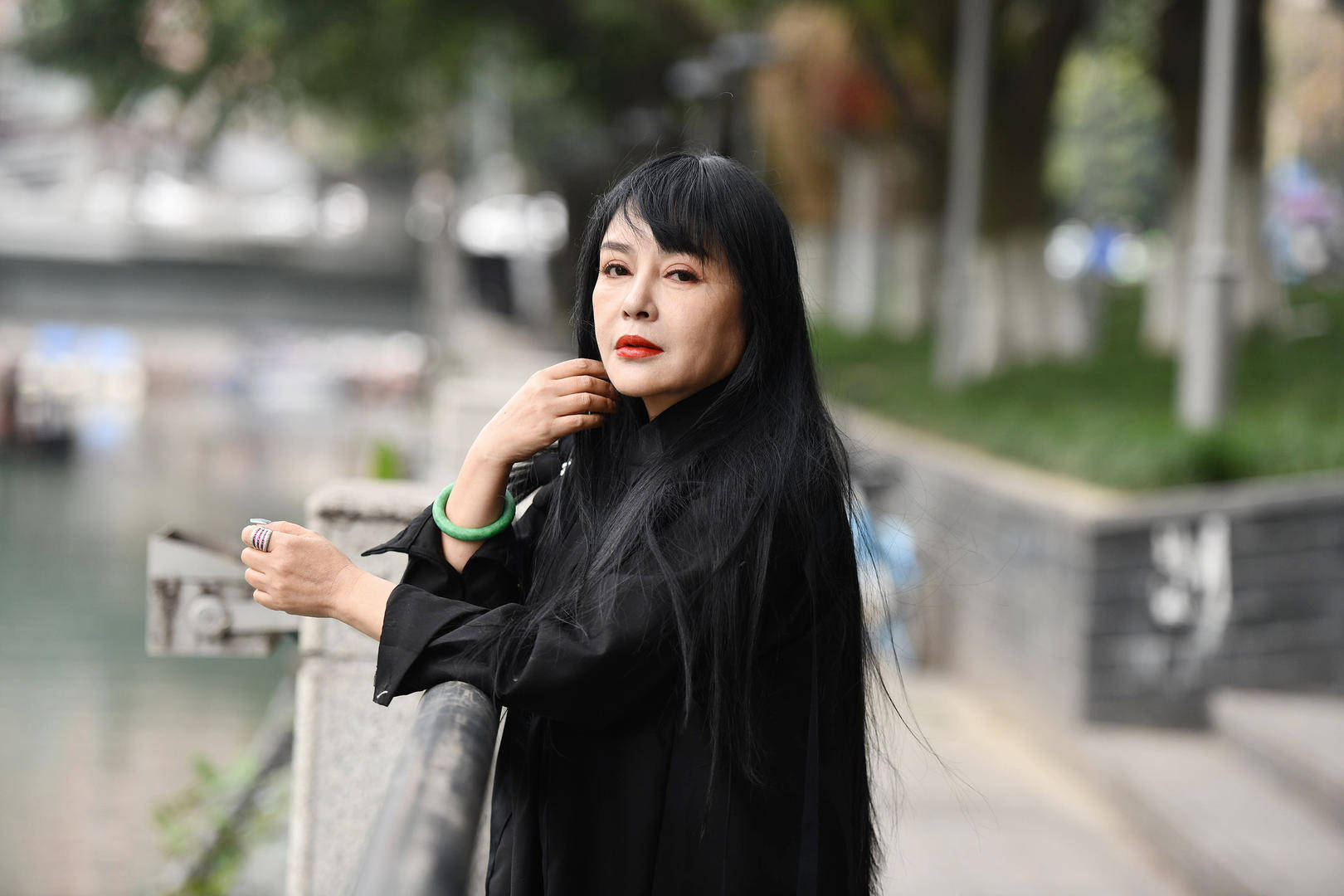 好友：千百惠在成都生活的这几年，是她最无忧无虑的日子