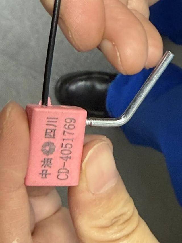 50升油箱被加了67.96升汽油?官方通报:加油枪已封存,全面调查