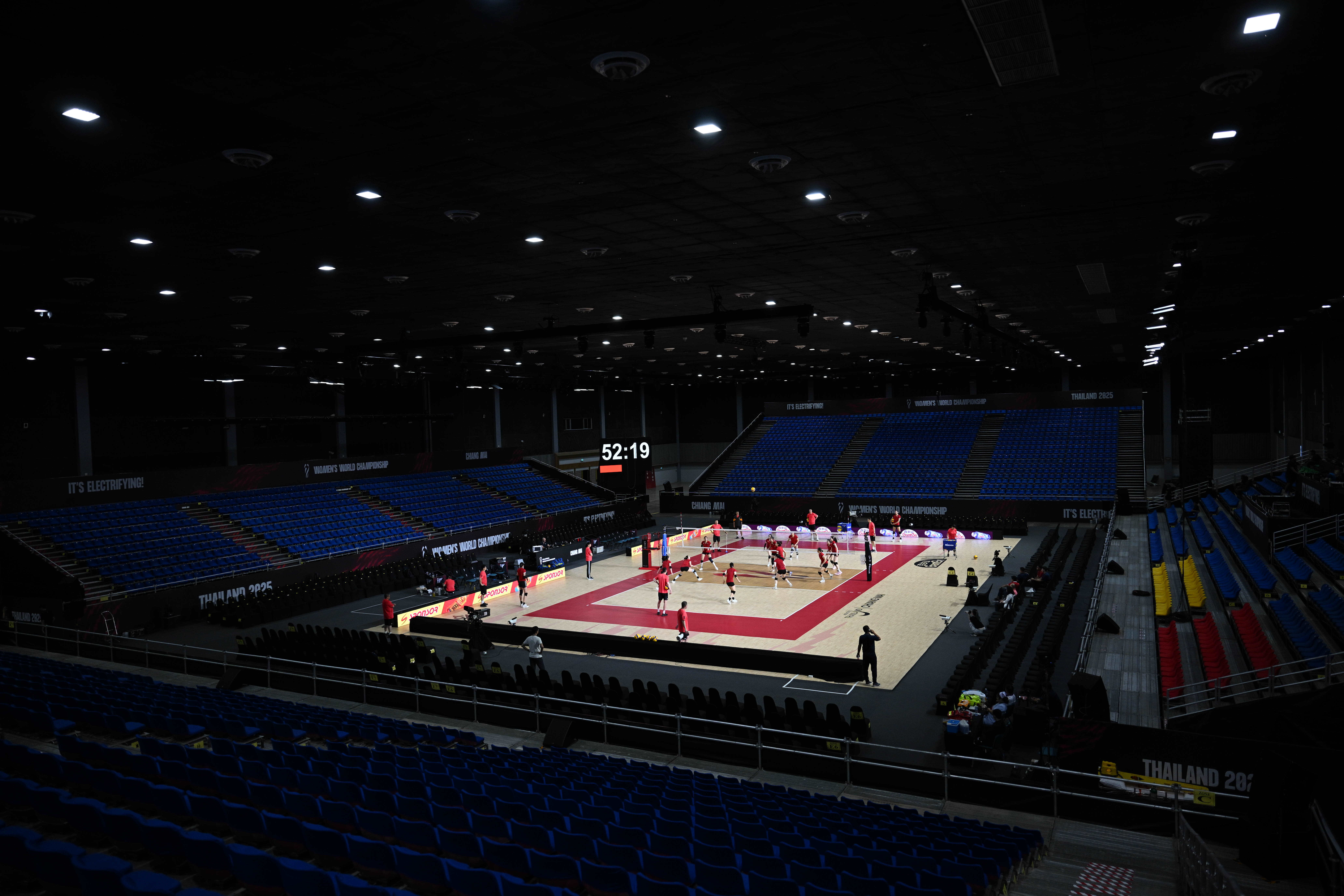 （体育）排球——女排世锦赛：中国队进行赛前训练