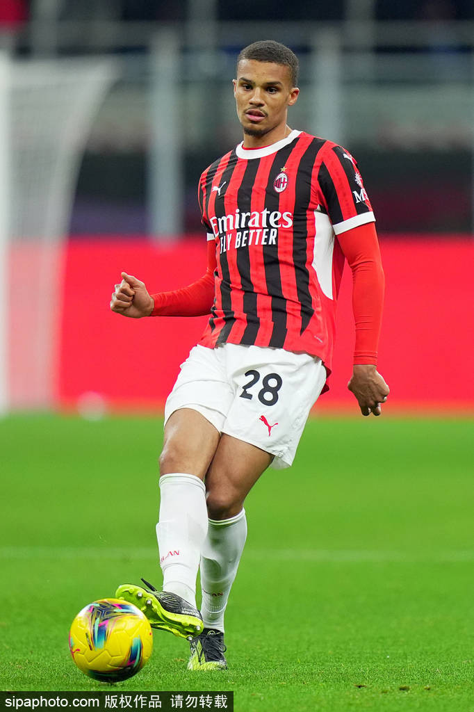 米兰转会动态：锁定拉扬与奥克利，重塑战术布局