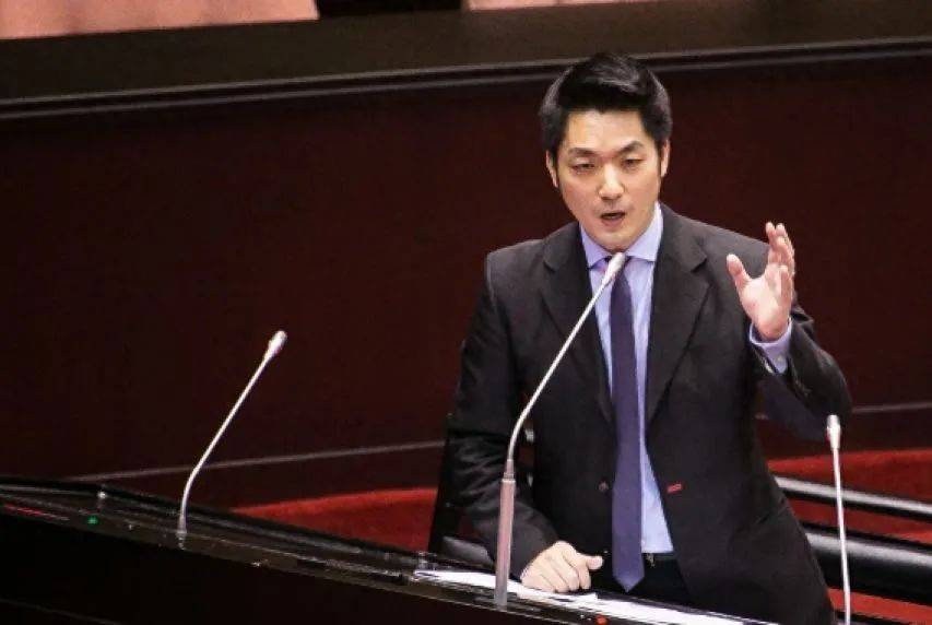 蒋万安人还没来大陆,台当局发声威胁:不准参加阅兵!我国防部已表态,一番话斩钉截铁