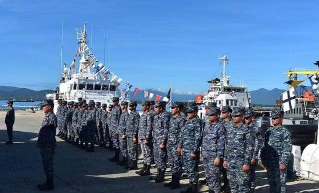 中方终于出手了:仁爱礁破船断粮3个月,被逼急的菲军叫嚣要开战