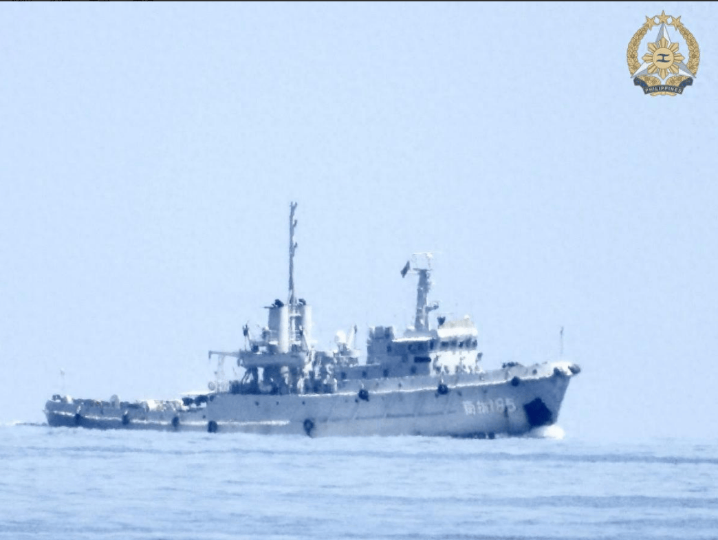 解放军拖船赶到仁爱礁,离破船还剩最后5海里,清场进入倒计时?