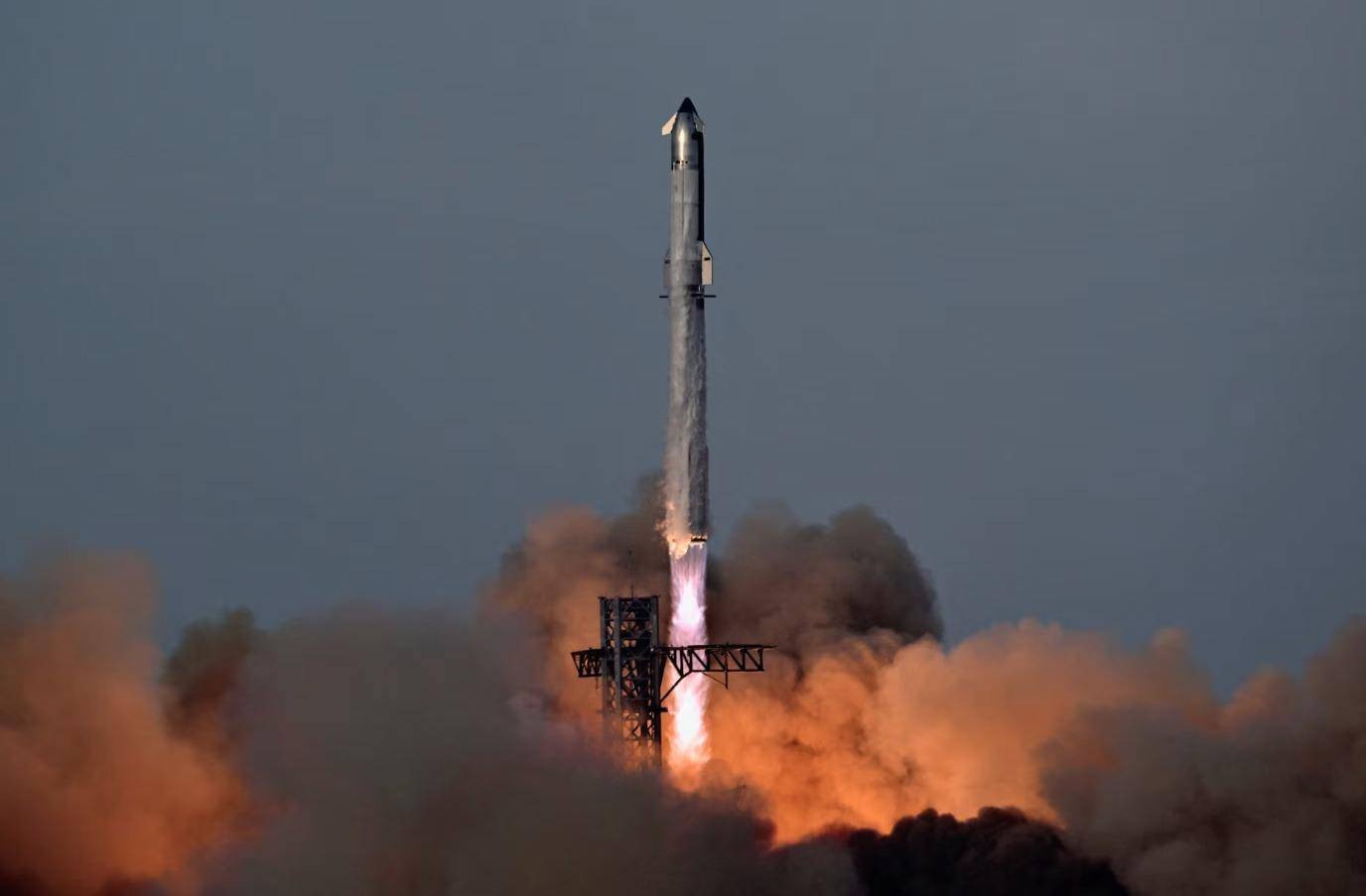 星舰第十次试飞成功:达成多项目标,马斯克祝贺