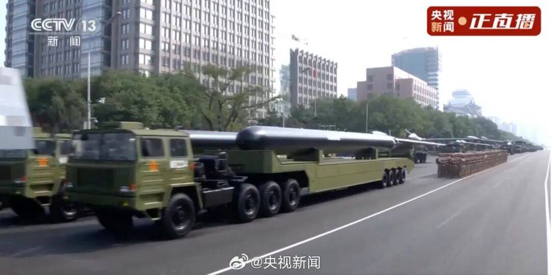 东风-61、巨浪-3、折叠翼预警机、歼-20S,画面披露!