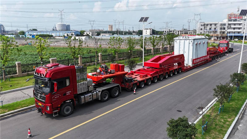 安徽淮南:400吨“巨无霸”安全抵达