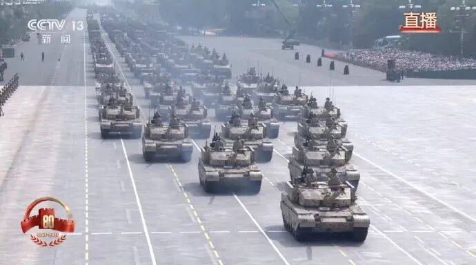 99B坦克、100坦克亮相!