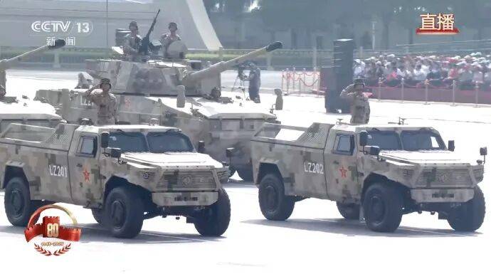 99B坦克、100坦克亮相!