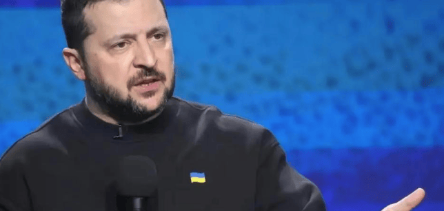 乌克兰基辅降半旗,泽连斯基开始慌了,当着全世界的面对华提出请求,话音刚落,中方回了2句话