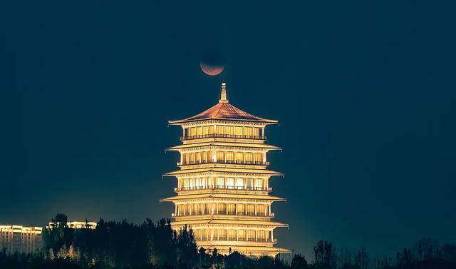 “血月”奇观来袭!今年罕见“月全食”有啥说法?