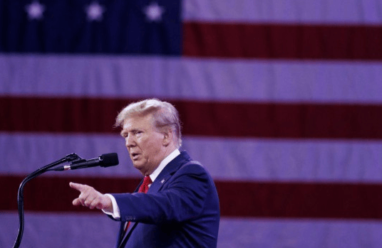 投票结果7:4!特朗普迎来惨败,美国法院正式裁定:他无权对中印等国加征关税