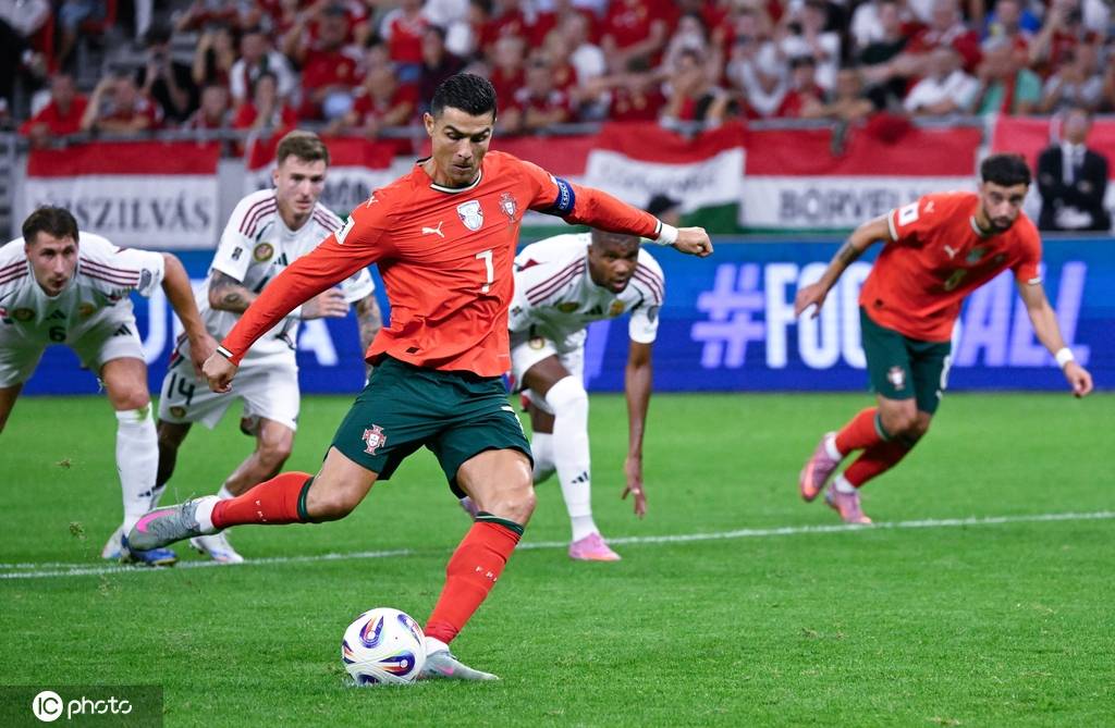 世预赛-C罗点射加冕历史射手王 葡萄牙3-2匈牙利夺两连胜