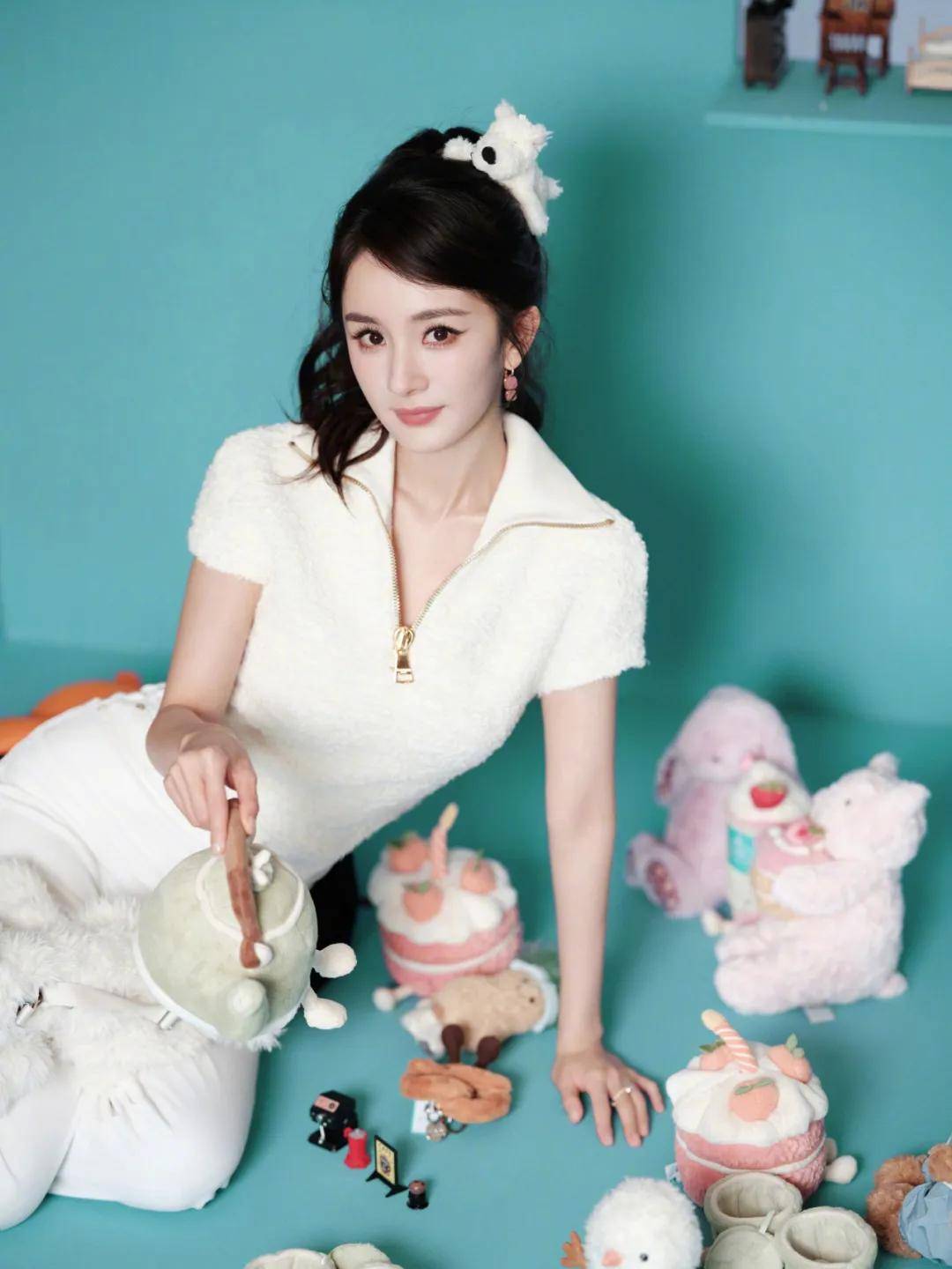 杨幂把钥匙扣扎在马尾上,瞬间实现满39减20!