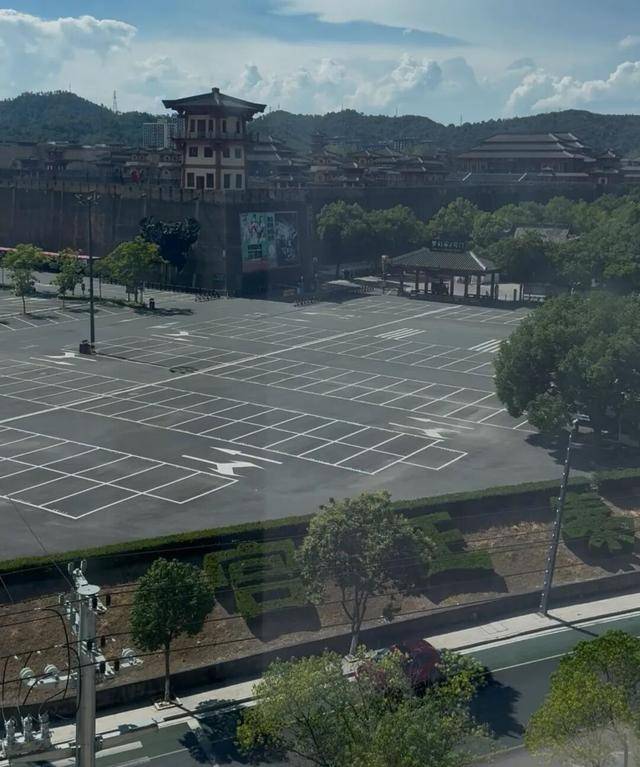 日薪五千,短剧狂招“爸妈”?真相:先花4万元培训3个月