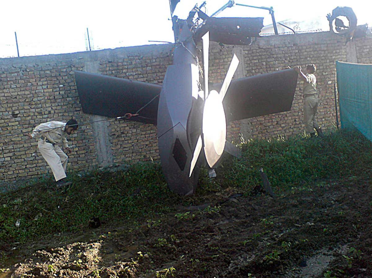 美海豹特种兵突袭胡塞，7500万美元战机坠毁，开火杀死30名也门人