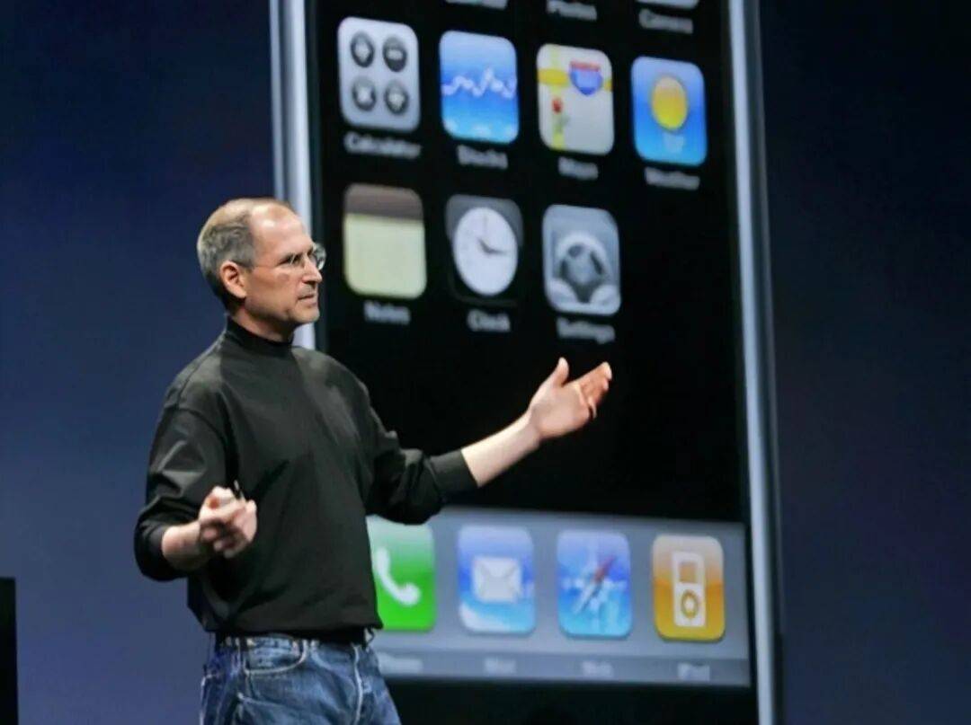 假装挤爆牙膏的苹果，我一点也不想买