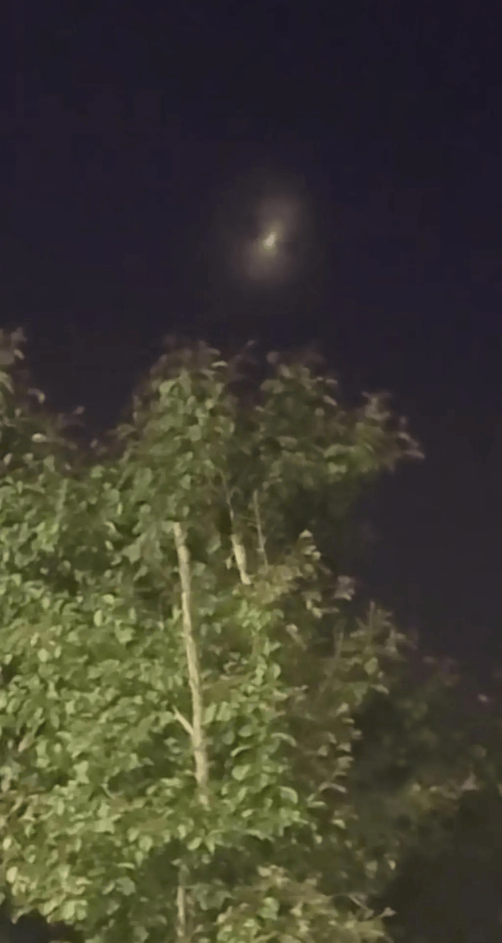 多地现不明飞行物,“速度极快”,最新回应