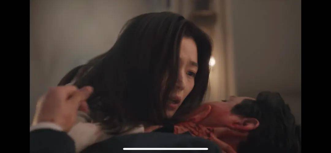 44岁要去“竞选总统”的全智贤,穿衣风格都变了!