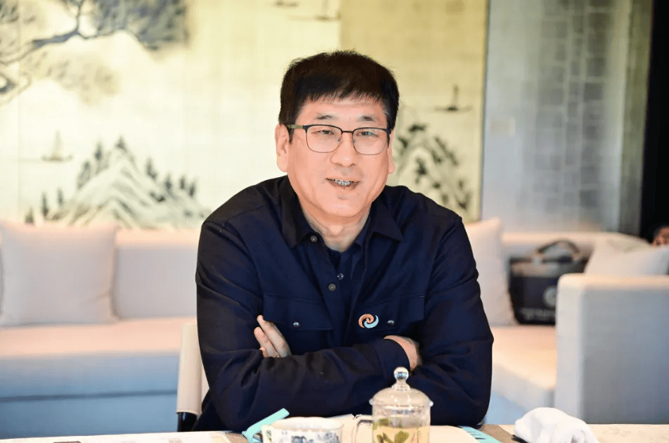 曹杰,培植个人势力,为亲属谋求特殊待遇