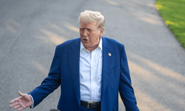 历史性一幕发生，中国货轮将试航北极航道，美国又失去一张重要底牌！外交部表态了