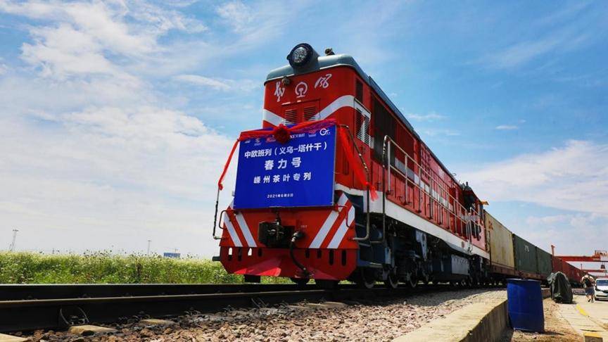 面对中方强硬警告,冯德莱决定先刹车稳住中国,关于征税100%的问题以后再说