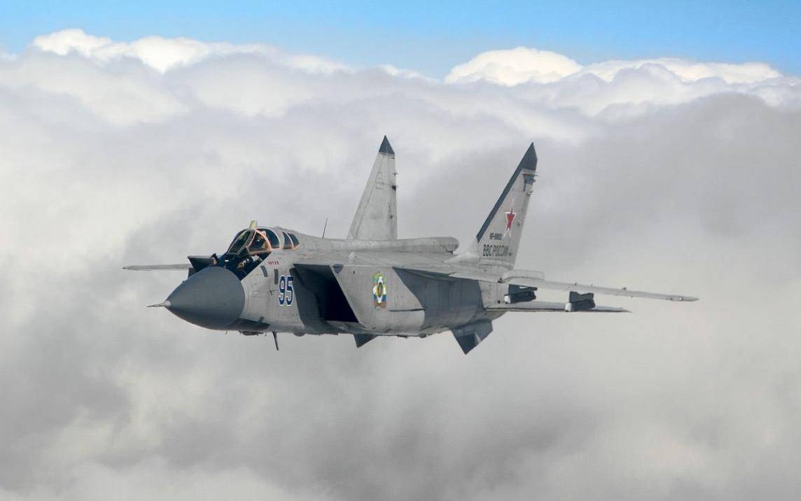 危在旦夕!俄军3架米格-31遭北约F-35A拦截,要对爱沙尼亚下手?