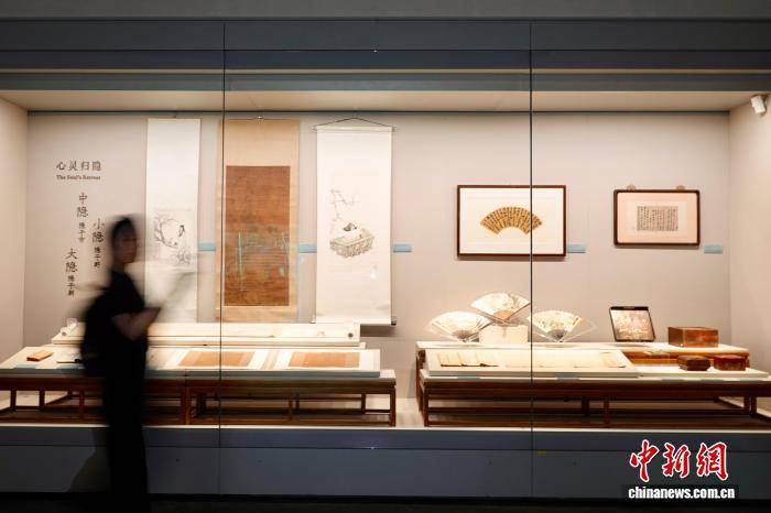 浙江杭州：中外媒体探访西湖 感受世界遗产之美