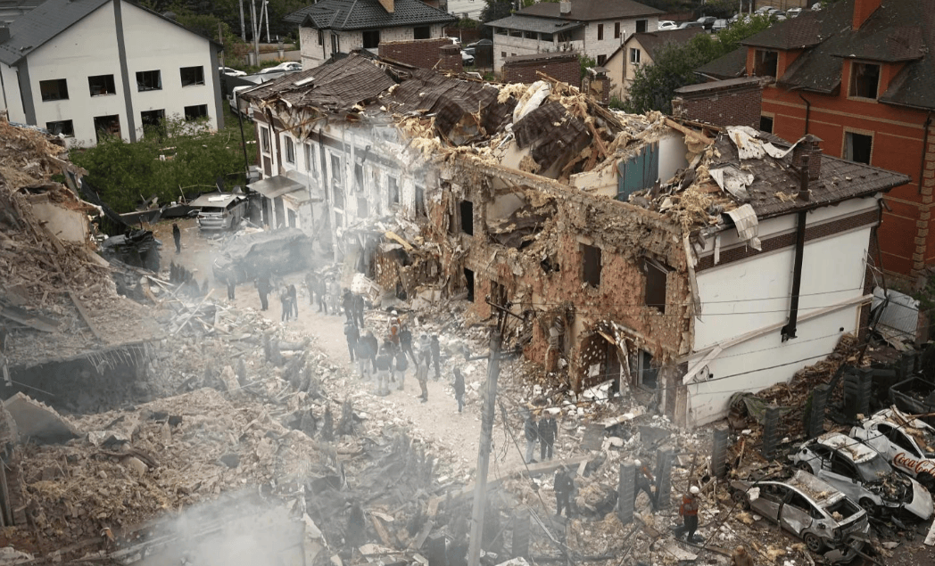 俄罗斯杀红眼了,乌克兰被连炸12个小时,泽连斯基誓言血债血偿!