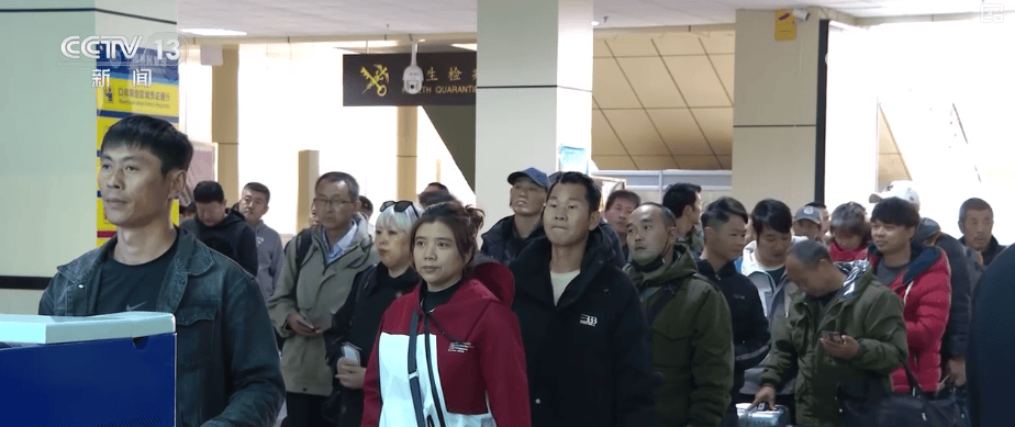 首日，游客量、消费额双增！借助火热数据看假日文旅市场活力显现