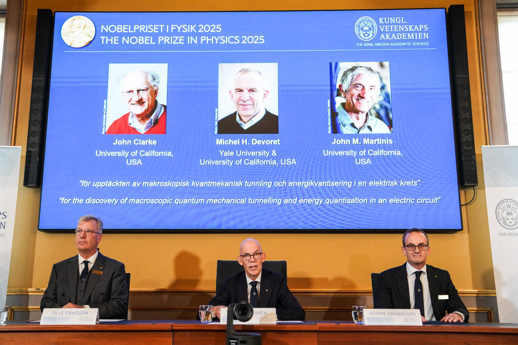 解读|2025物理诺奖:宏观尺度观测量子隧穿效应,系超导量子计算领域的重要开端