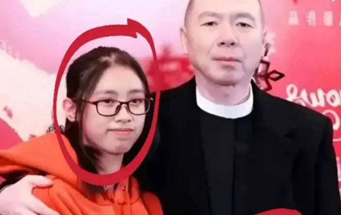 考古|冯小刚带女儿去陈思诚工作室!开个人账号还读影视专业,她也要“女承父业”吗?
