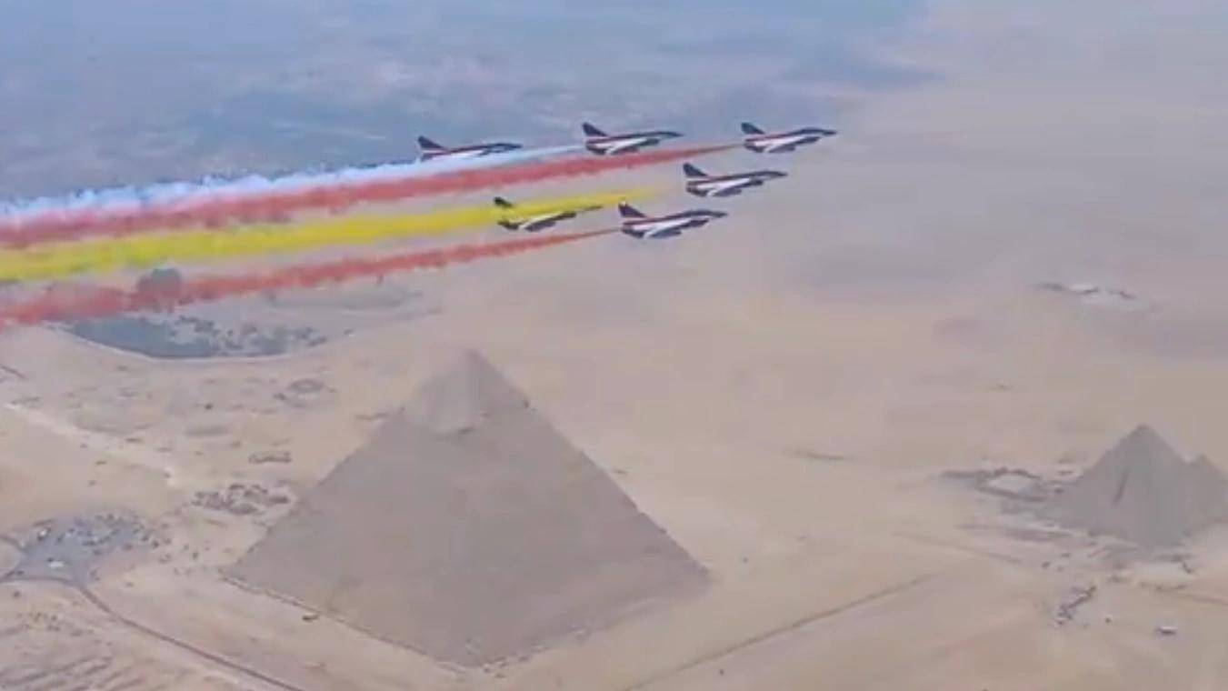 怕被歼10抢单了?美媒:暂停八年后,法国紧急向埃及交付阵风战机