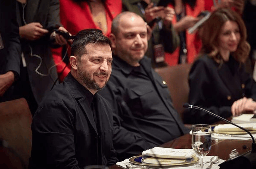 欧洲如临大敌,集体要求停战,波兰放话:普京敢来,就会被逮捕!