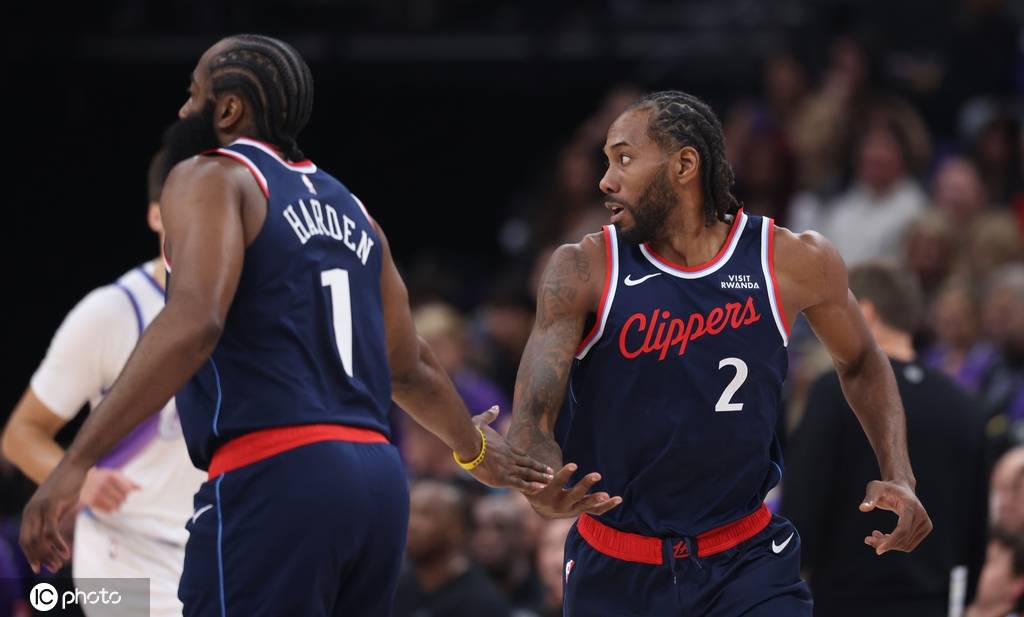 哈登15+11伦纳德10分 快船大比分不敌爵士