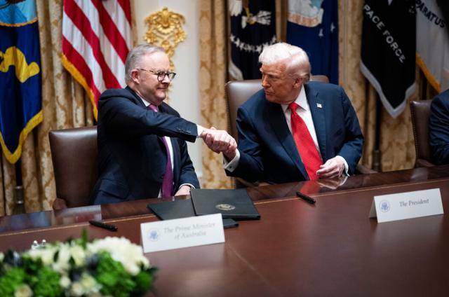 服软!特朗普暗示将承诺反“台独”,中方一句话揭穿美国底牌